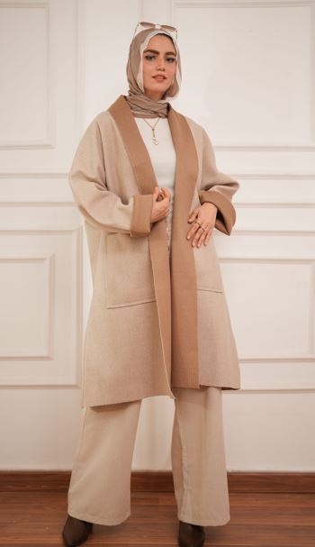 Elegant Two-Tone Wool Coat - Beige