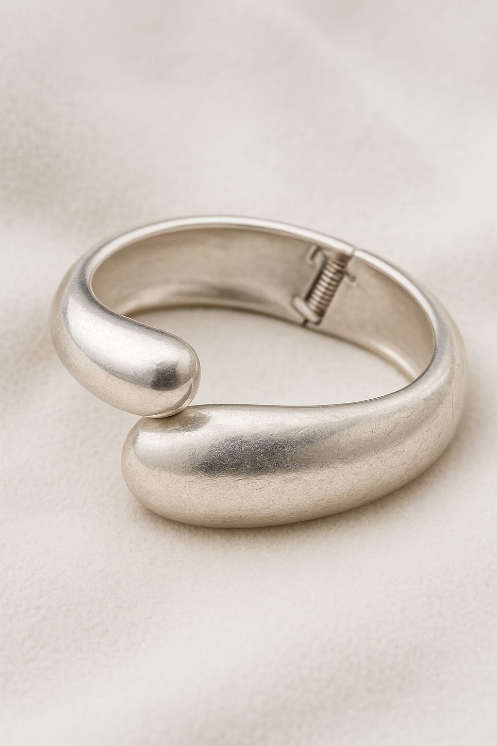 Plated Metal Modern Cuff Bracelet – Silver