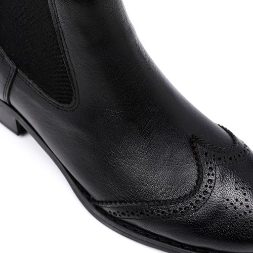 Faux Leather Brogue Pointed Toe Chelsea Boots – Black