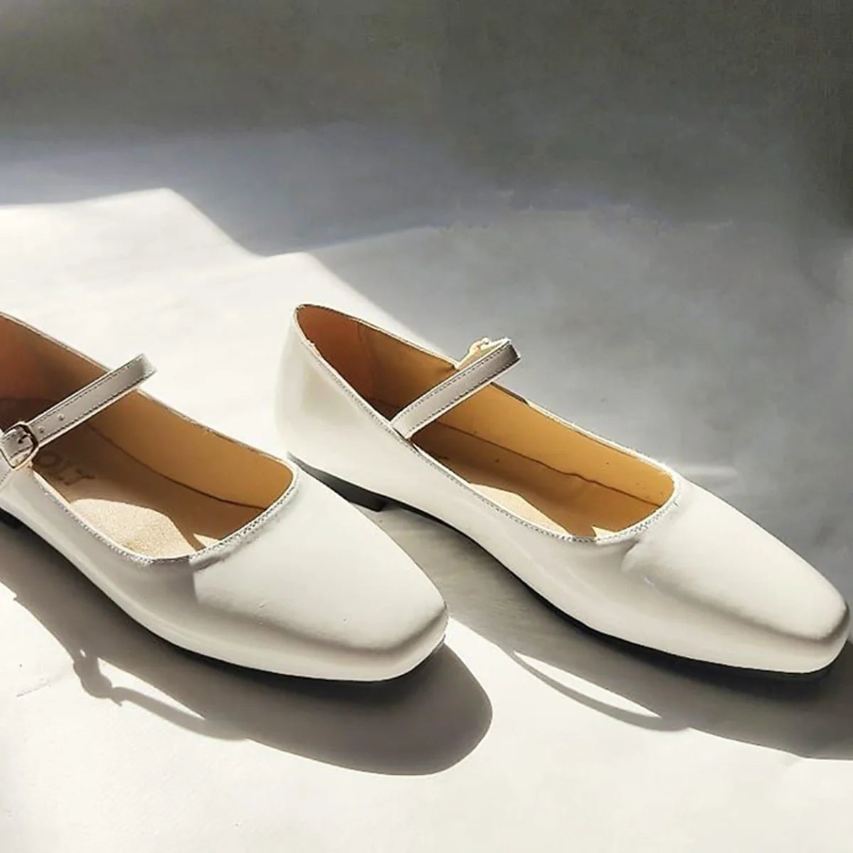 Leather Elegant Mary Janes - White