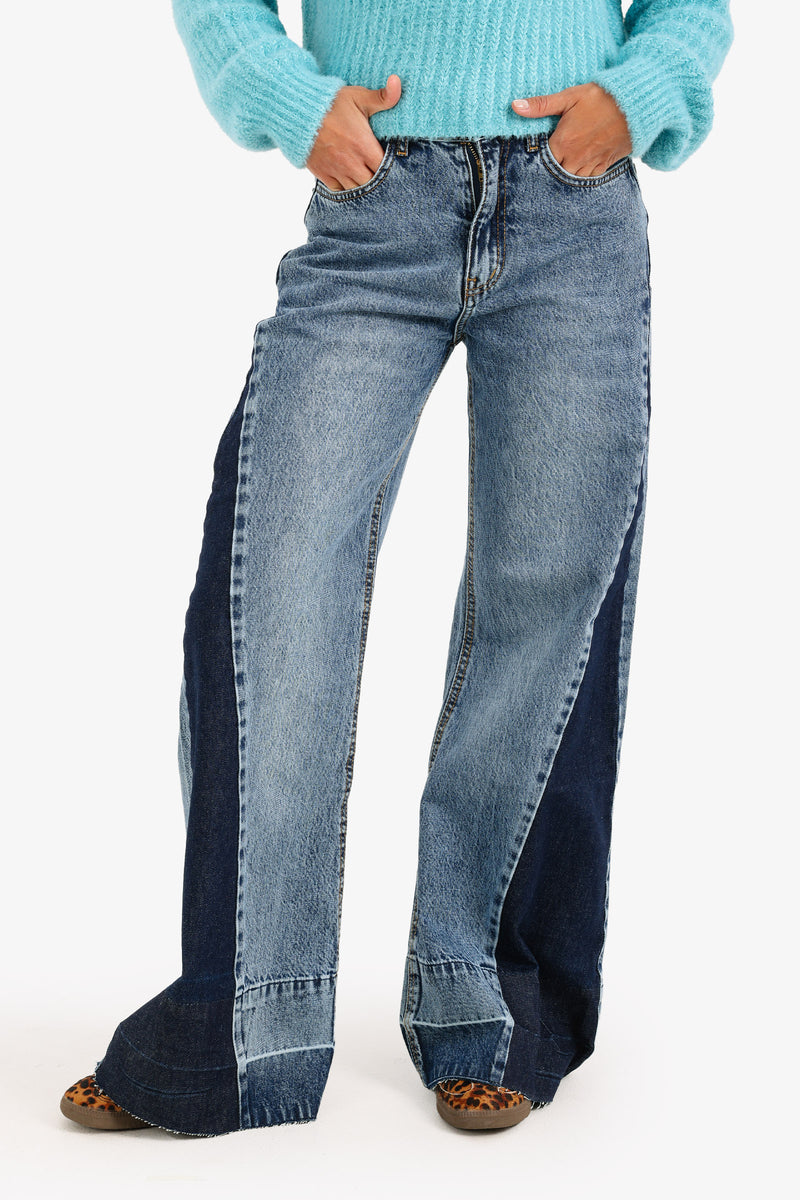 Denim Contrasting Panel Flare Jeans – Blue