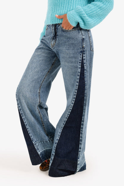 Denim Contrasting Panel Flare Jeans – Blue