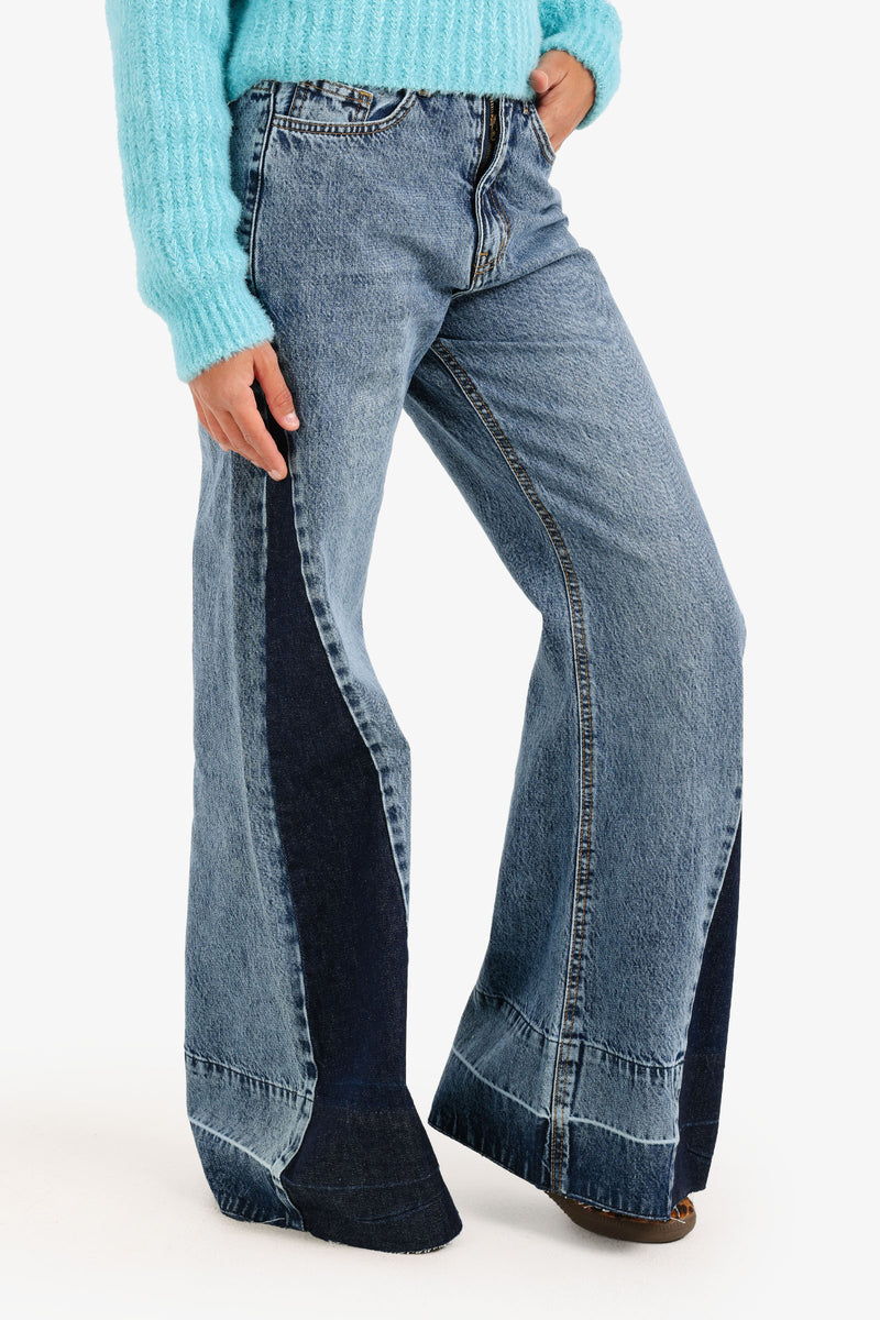 Denim Contrasting Panel Flare Jeans – Blue