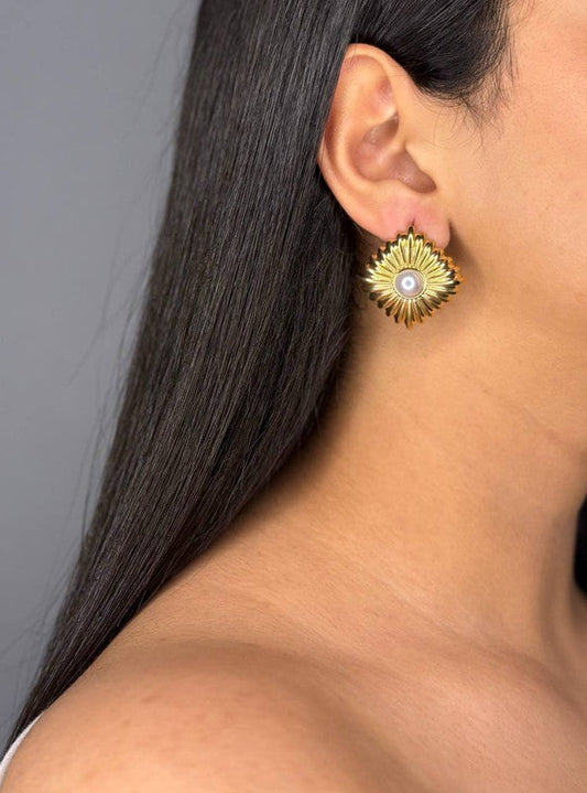 Gold-Plated Star Earrings with Pearl