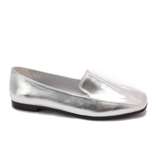 Faux Leather Metallic Slip-On Loafers – Silver