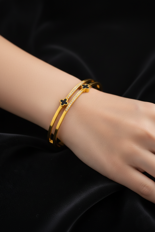 Stainless Steel Clover Design Bracelet – Gold & Black