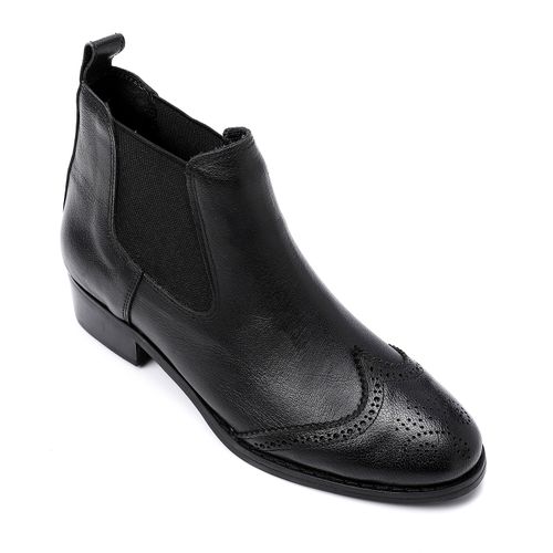 Faux Leather Brogue Pointed Toe Chelsea Boots – Black