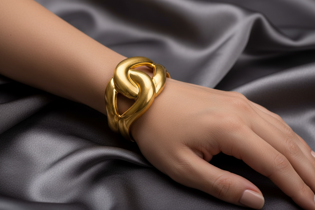 Zinc Alloy Interlocking Bracelet – Gold Plated