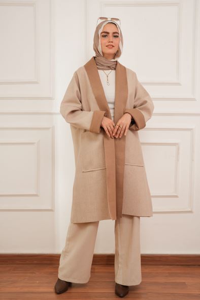 Elegant Two-Tone Wool Coat - Beige