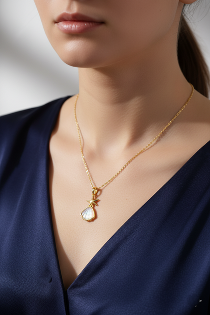 Stainless Steel Seashell & Starfish Pendant Necklace – Gold