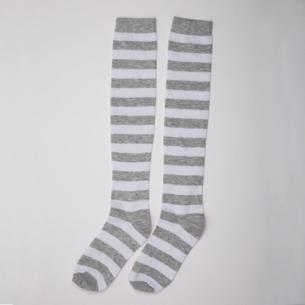 colone grey in white