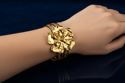 Zinc Alloy Flower Design Bracelet – Gold Plated