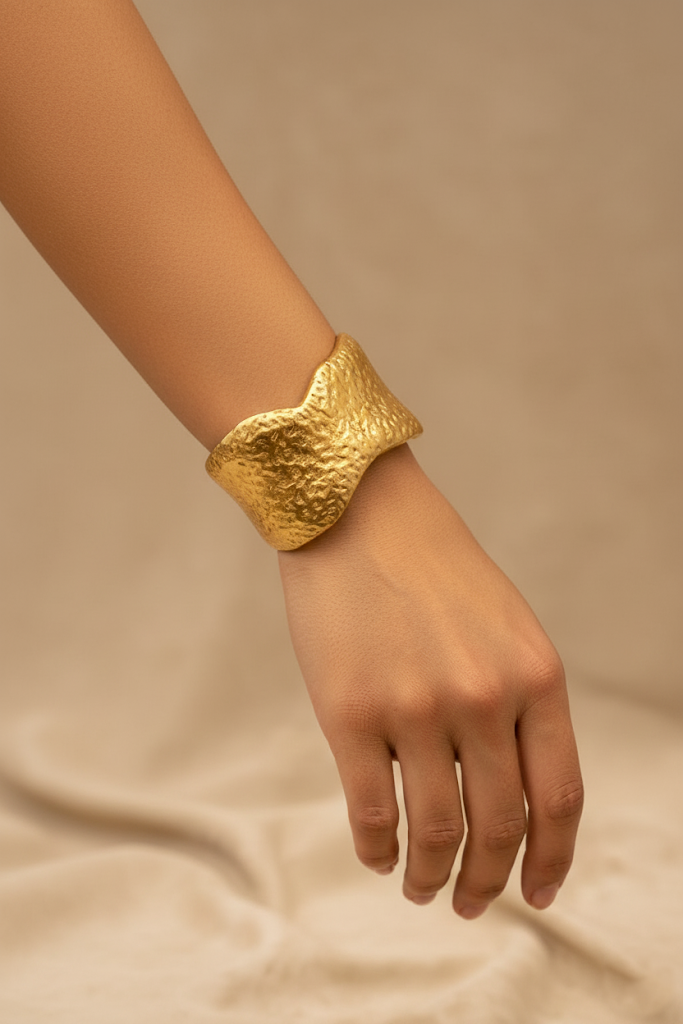 Zinc Alloy Textured Wave Bracelet – Gold Plated