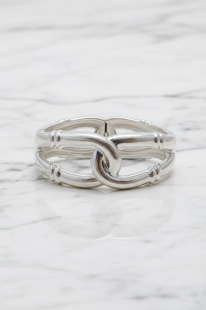 Plated Metal Interlocking Links Bracelet – Silver