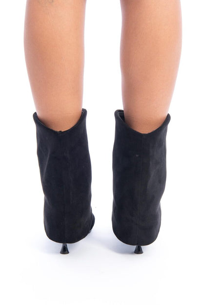 Suede Pointed Toe Wide-Fit Stiletto Boots - Black