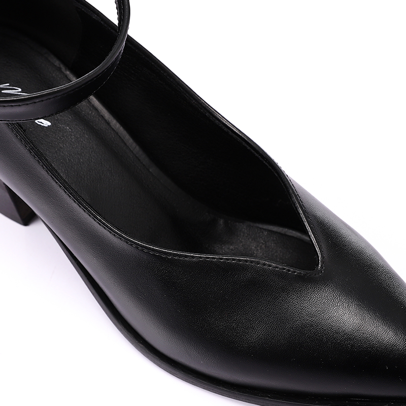 Faux Leather Oval-Toe Block Heel Shoes – Black