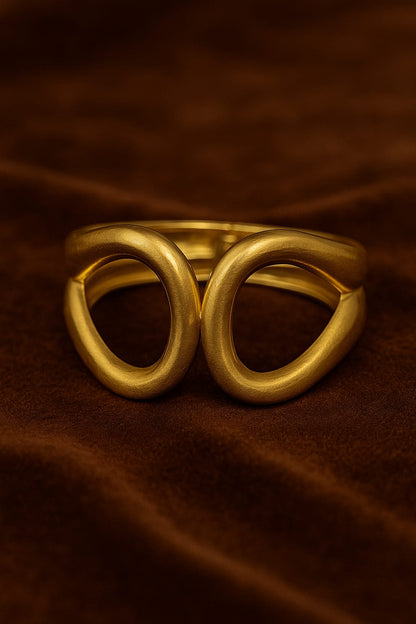 Zinc Alloy Geometric Interlocking Bracelet – Gold Plated