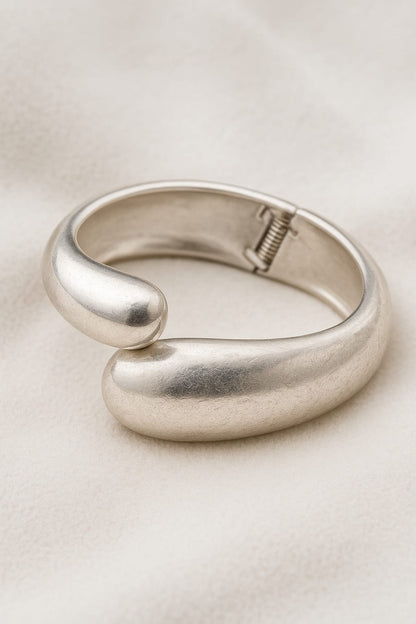 Plated Metal Modern Cuff Bracelet – Silver