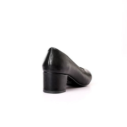 Classic Round Toe Pump
