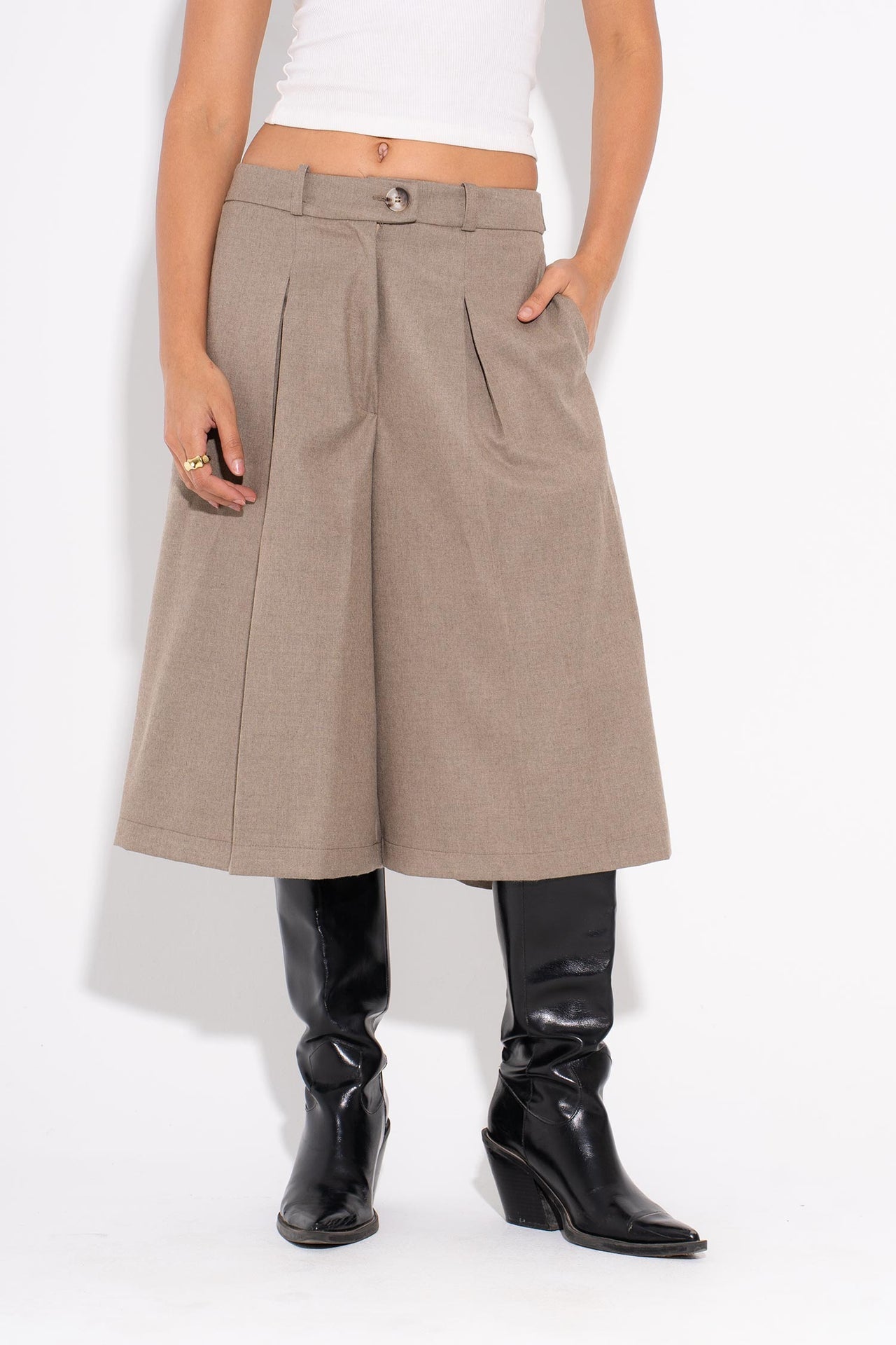 Suiting Wool Plain Jorts – Beige