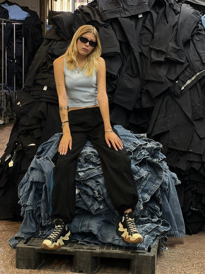 Gabardine Parachute Cut Pants - Black