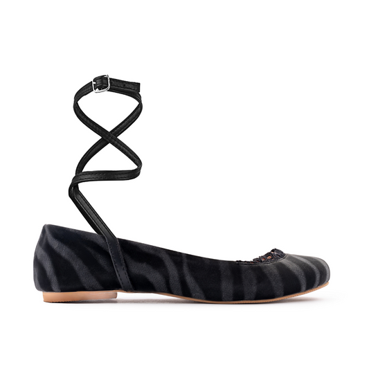 Satin Amorio Flats - Black & Grey
