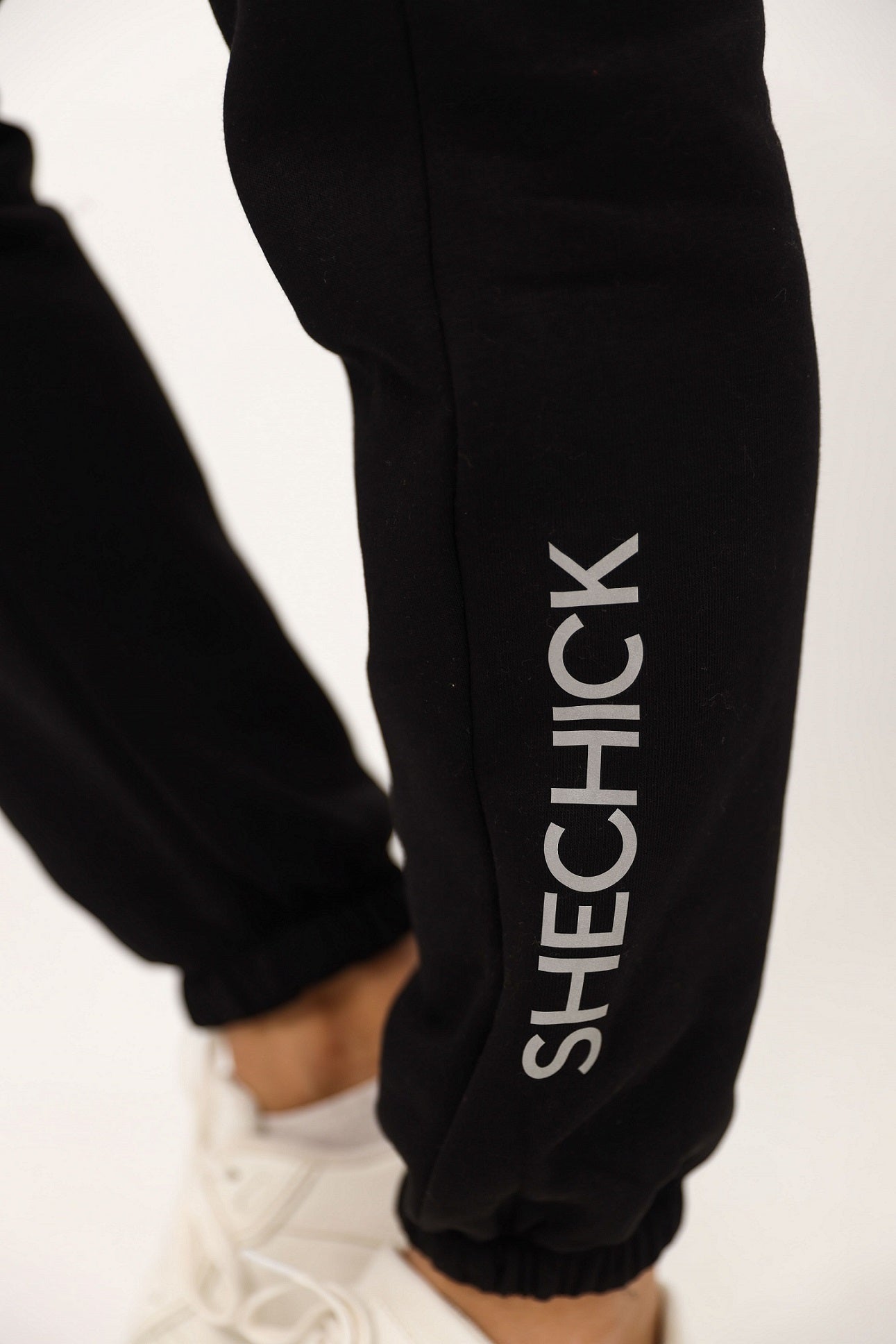 Milton Regular Fit Sweatpants - Black