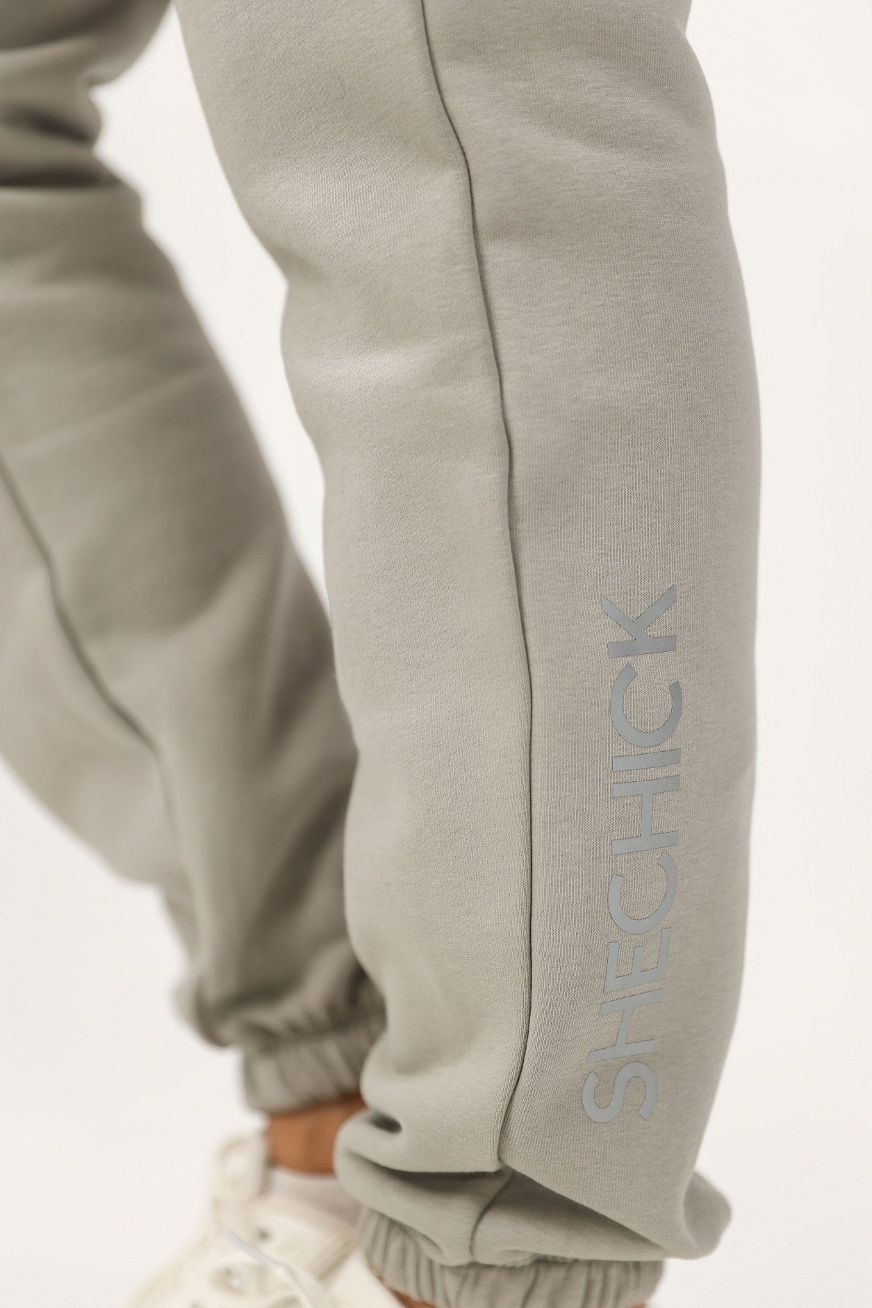 Milton Regular Fit Sweatpants – Light Grey