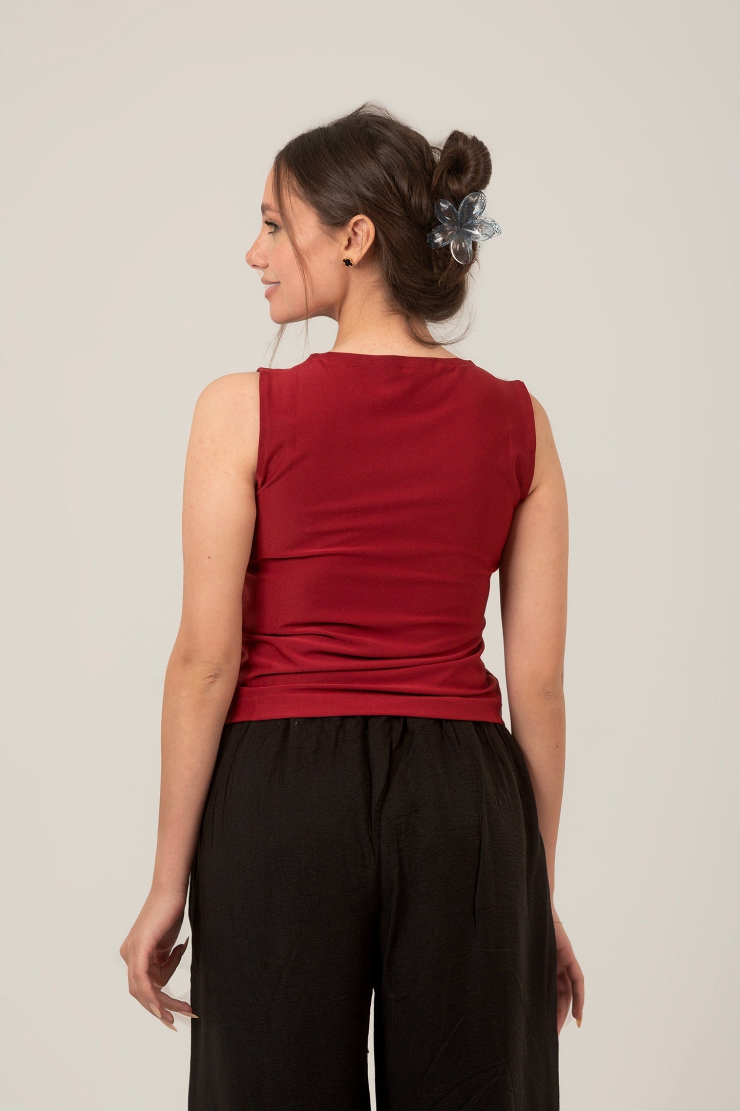 Synthetic Basic Oval Neck Sleeveless Top