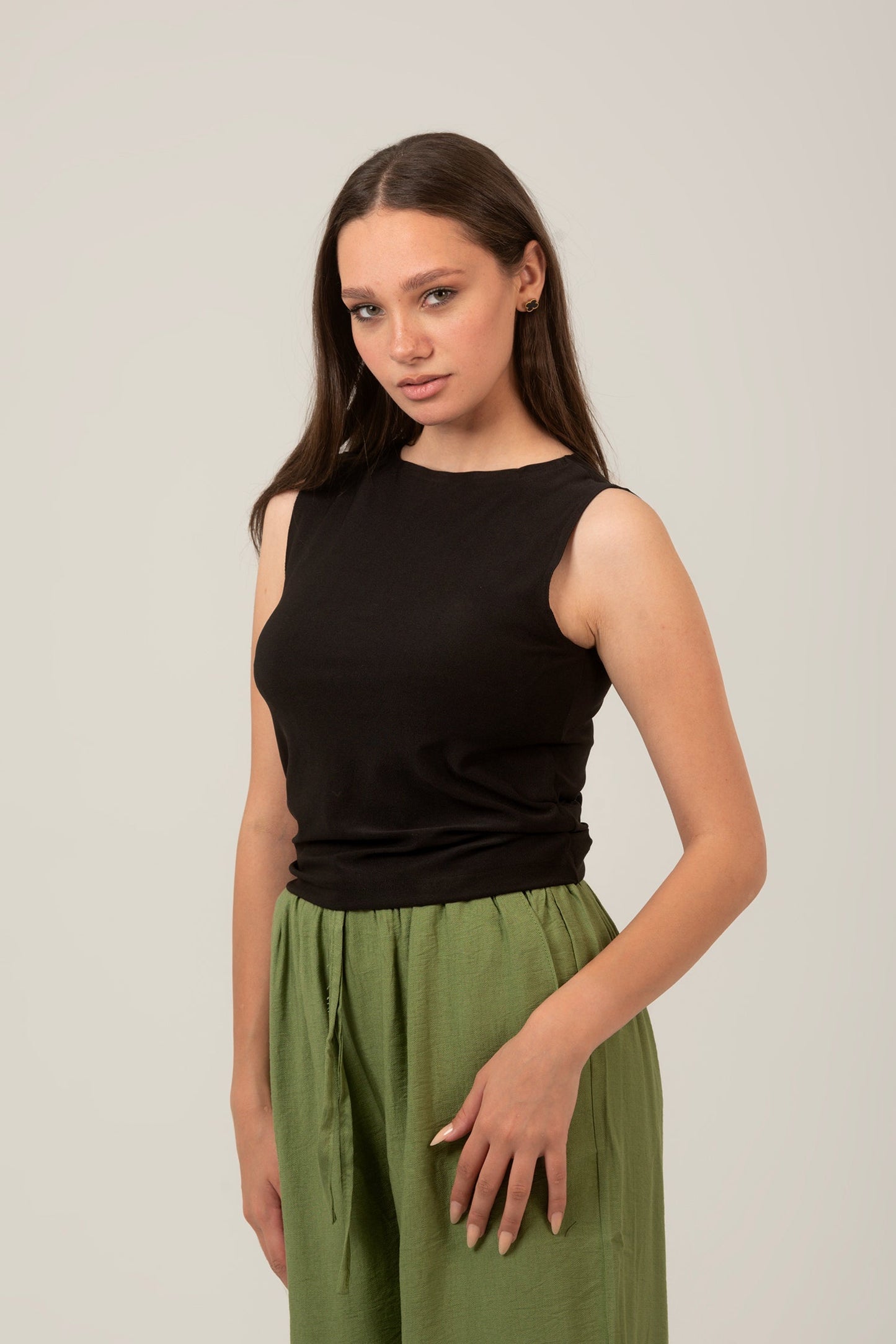 Synthetic Basic Oval Neck Sleeveless Top