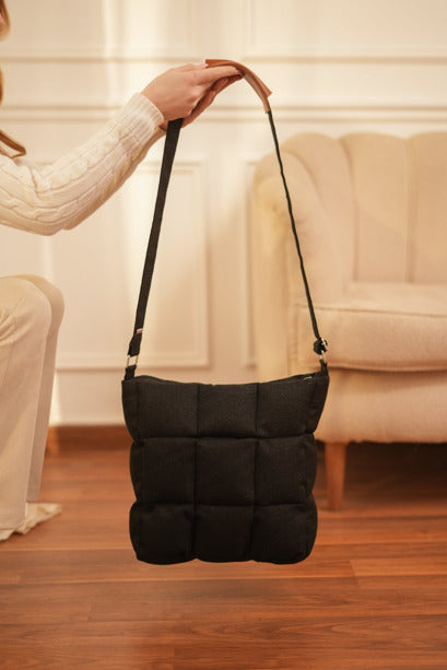 Quilted Medium Size Shoulder Bag - Black