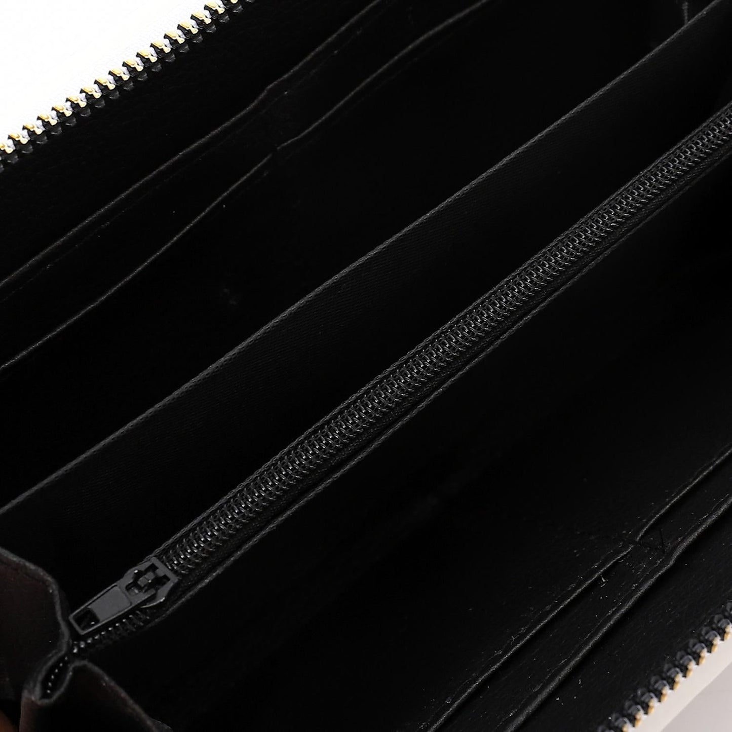 Synthetic Leather Zipped Wallet - White