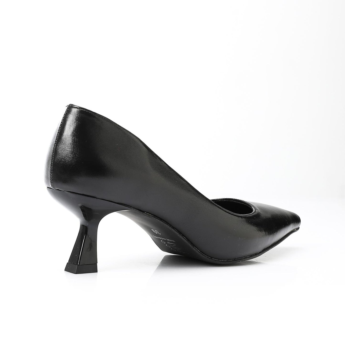 Leather Solid Pointed-Toe Pumps – Black