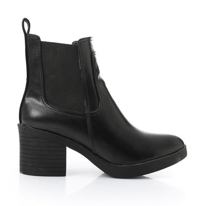 Leather Solid Ankle Boots – Black