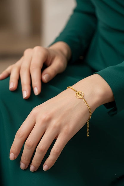 Stainless Steel Fatima Hand Round Charm Bracelet – Gold